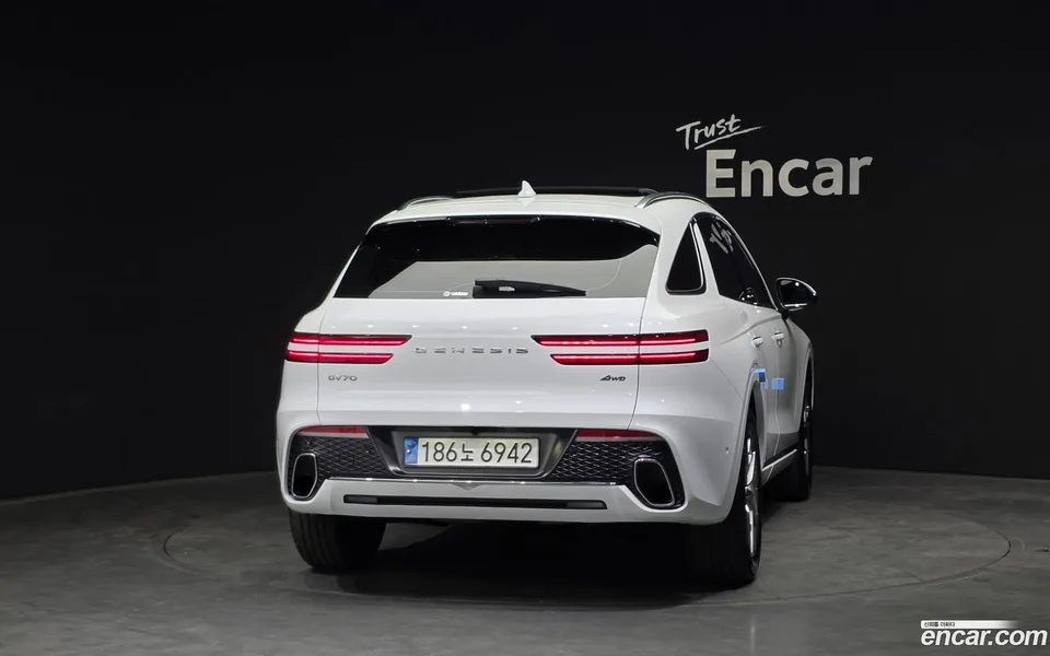 Genesis GV70 2.5T AWD 2023 — миниатюра 4