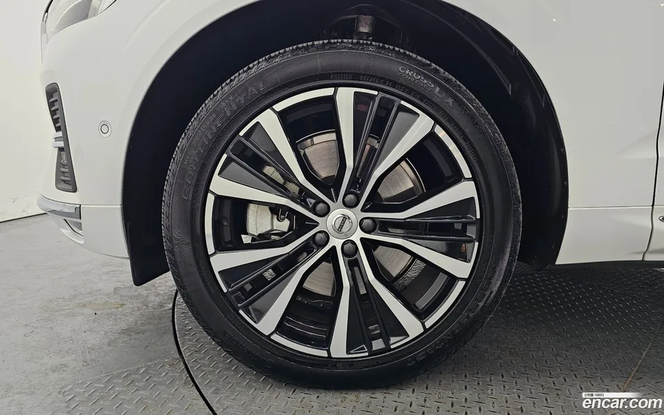 Volvo XC60 B6 2023 — миниатюра 2
