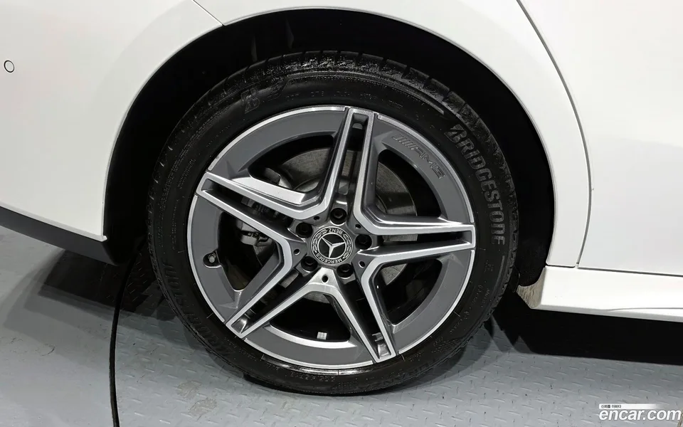 Mercedes-Benz CLA-Class CLA250 4MATIC 2025 — миниатюра 2