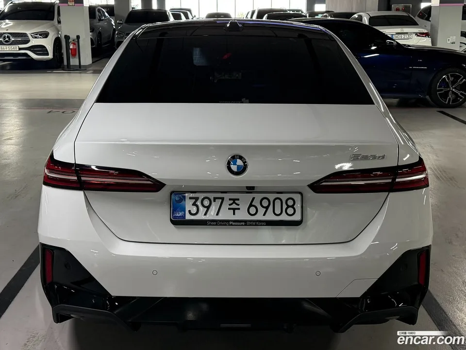 BMW 5 Series 523d M 2026 — миниатюра 2