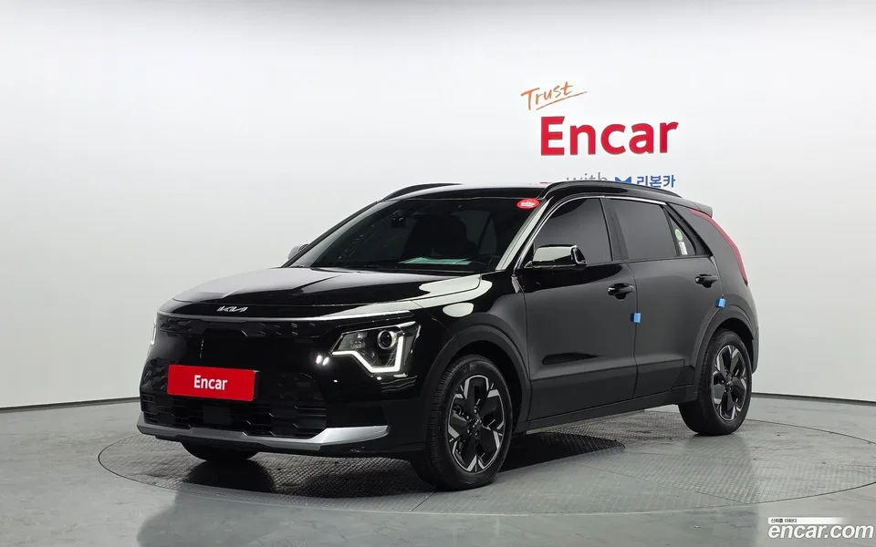 Kia Niro EV 2023 — фото 1, купить с доставкой в Москву