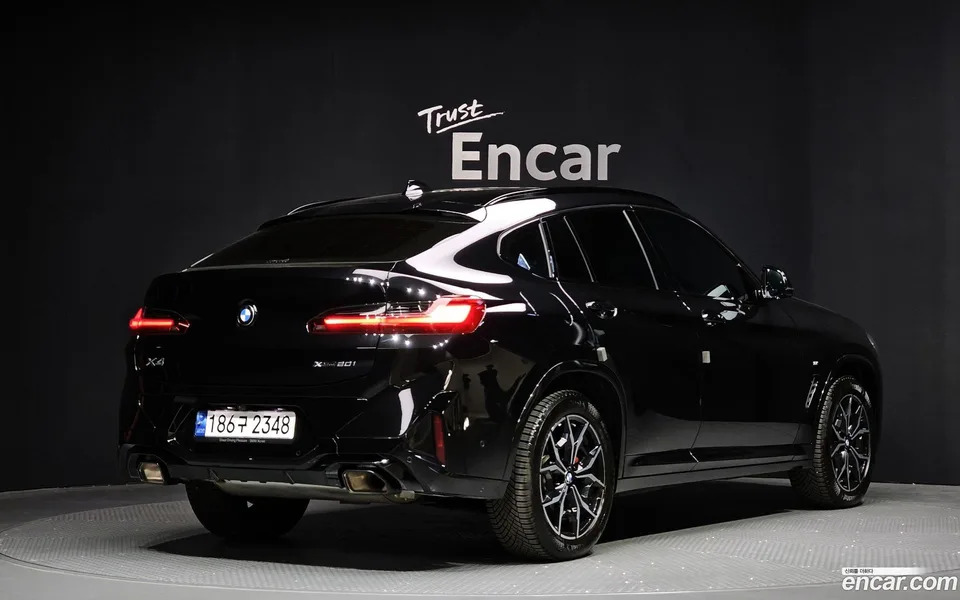 BMW X4 xDrive20i M 2023 — миниатюра 2