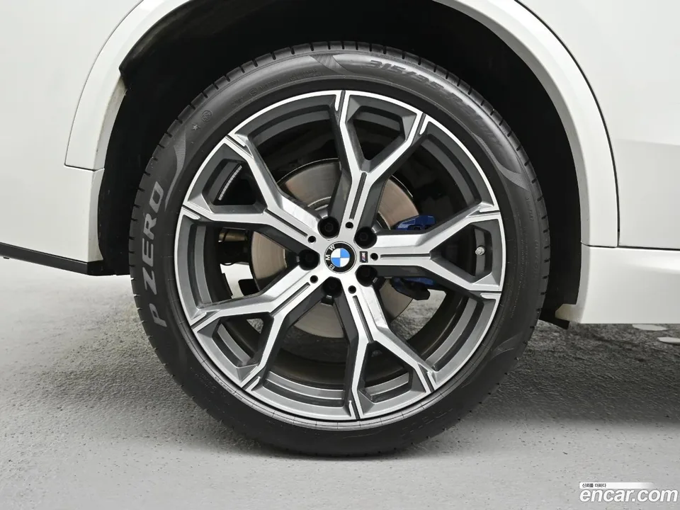 BMW X5 xDrive 40i M 2025 — миниатюра 2