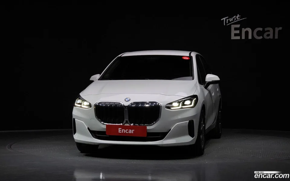 BMW 2 Series Active Tourer 220i 2023 — миниатюра 3