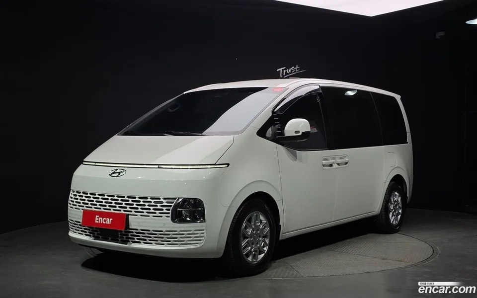 Hyundai Staria L3.5 3 2024 — фото 1, купить с доставкой в Москву