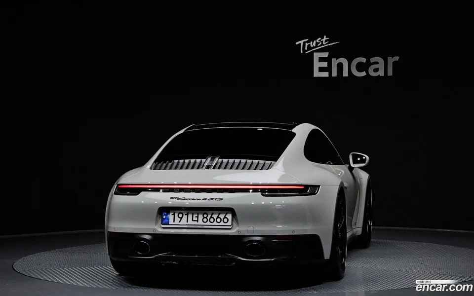 Porsche 911 (992) 4 GTS 2022 — миниатюра 4