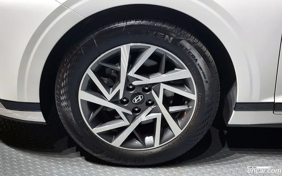 Hyundai Grandeur 2.5 2WD 2023 — миниатюра 2