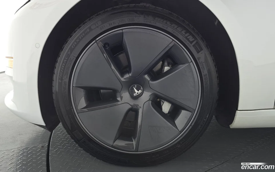 Tesla Model 3 AWD 2022 — миниатюра 2