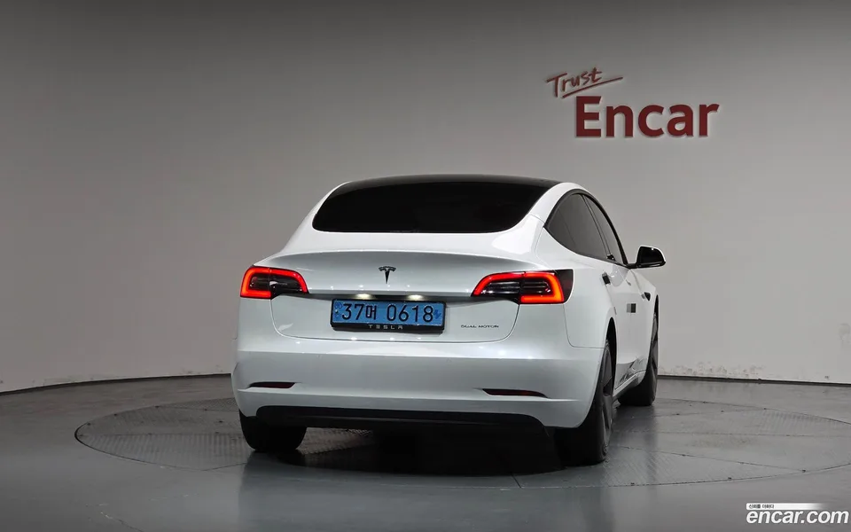Tesla Model 3 AWD 2022 — миниатюра 4