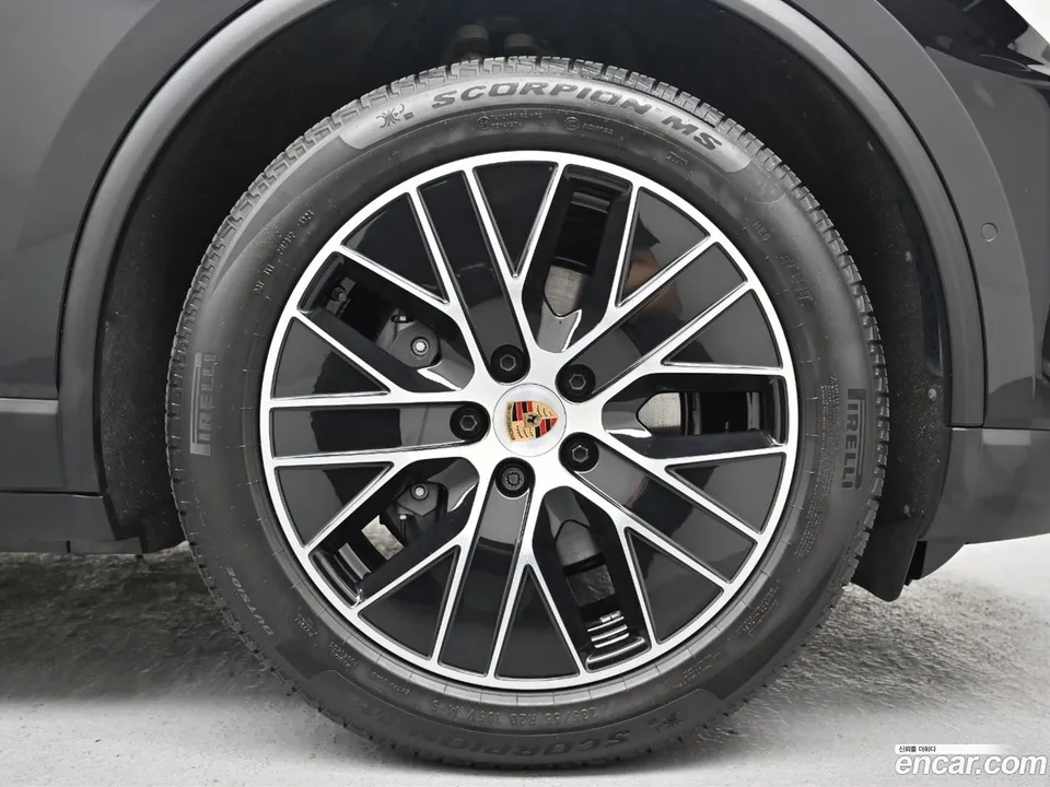 Porsche Macan Electric 4 2025 — миниатюра 2