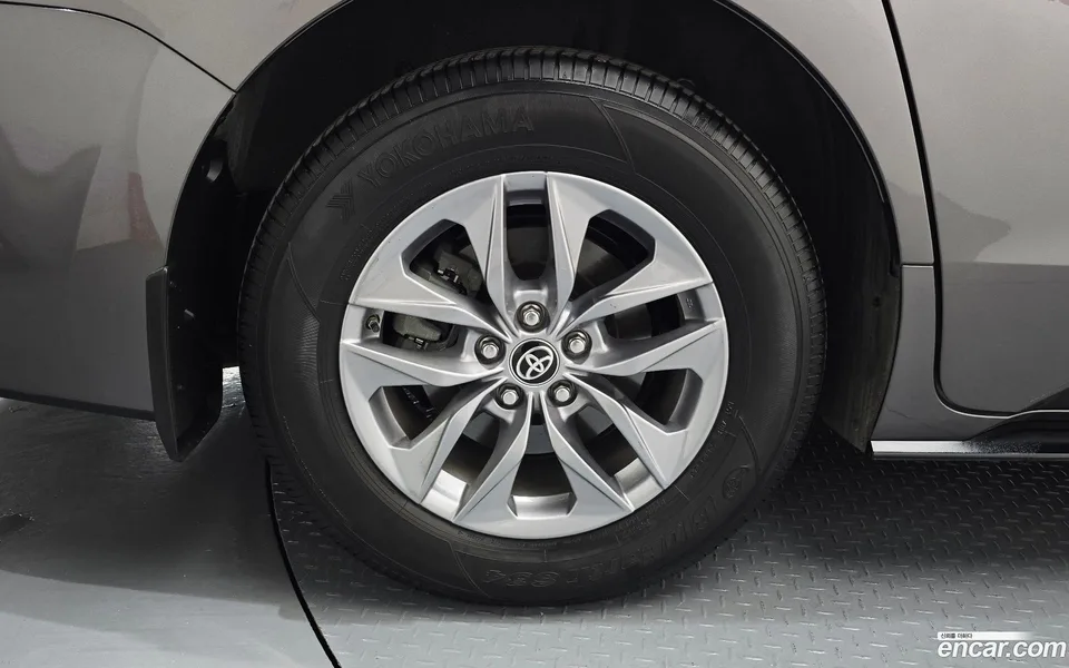 Toyota Sienna 2.5 AWD 2024 — миниатюра 2