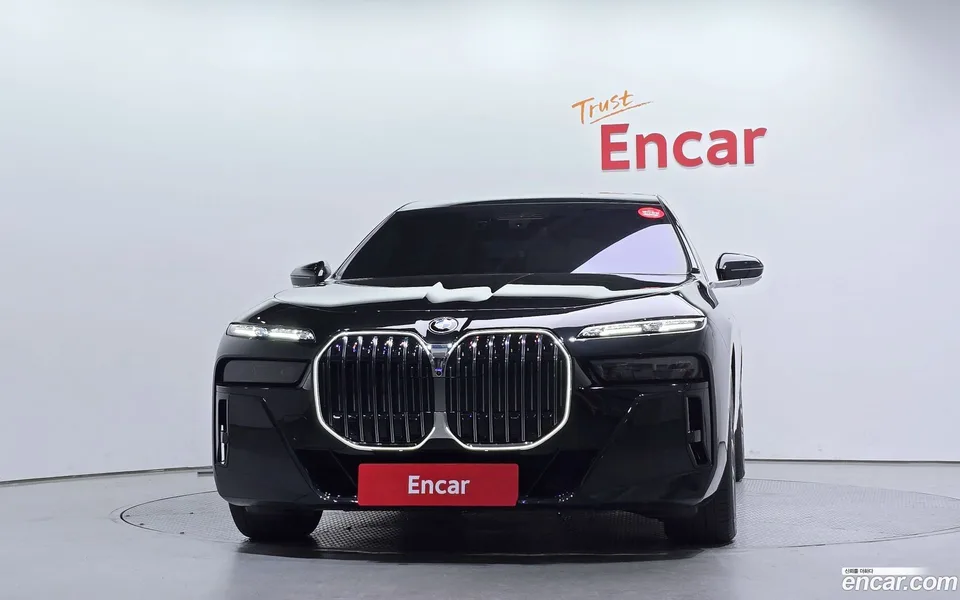 BMW 7 Series 740i xDrive M 2025 — миниатюра 3