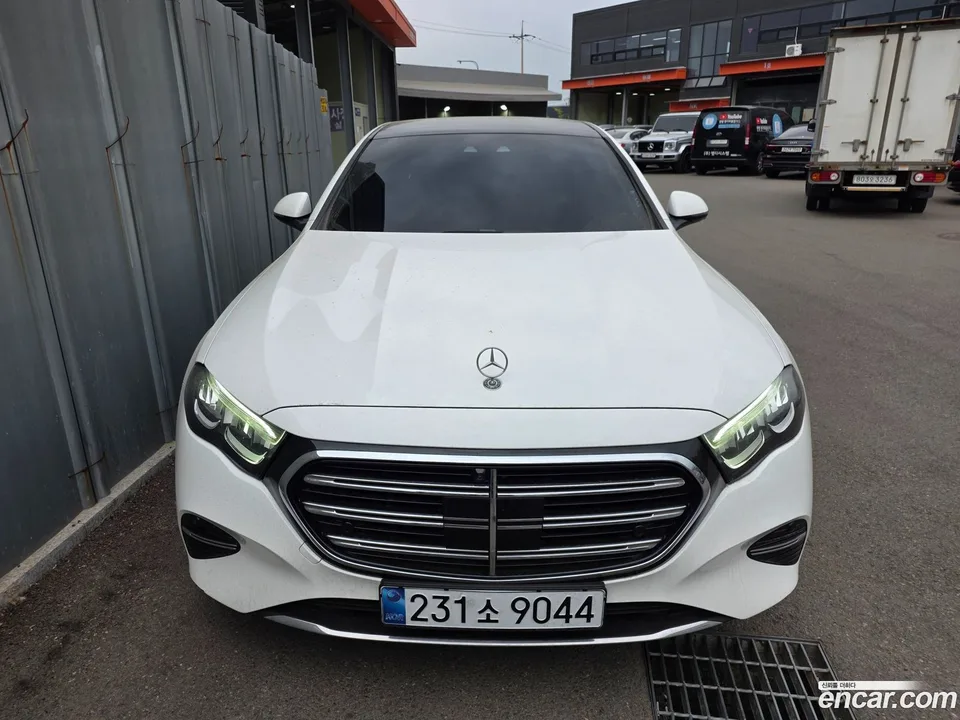Mercedes-Benz E-Class 2024