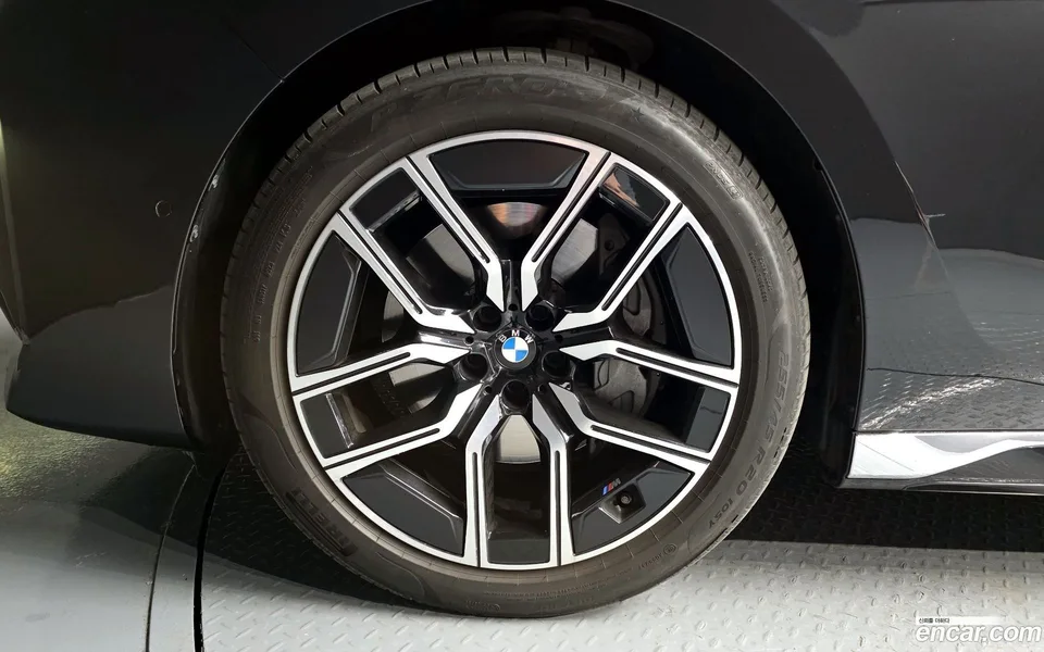 BMW 7 Series 740i sDrive M 2023 — миниатюра 2