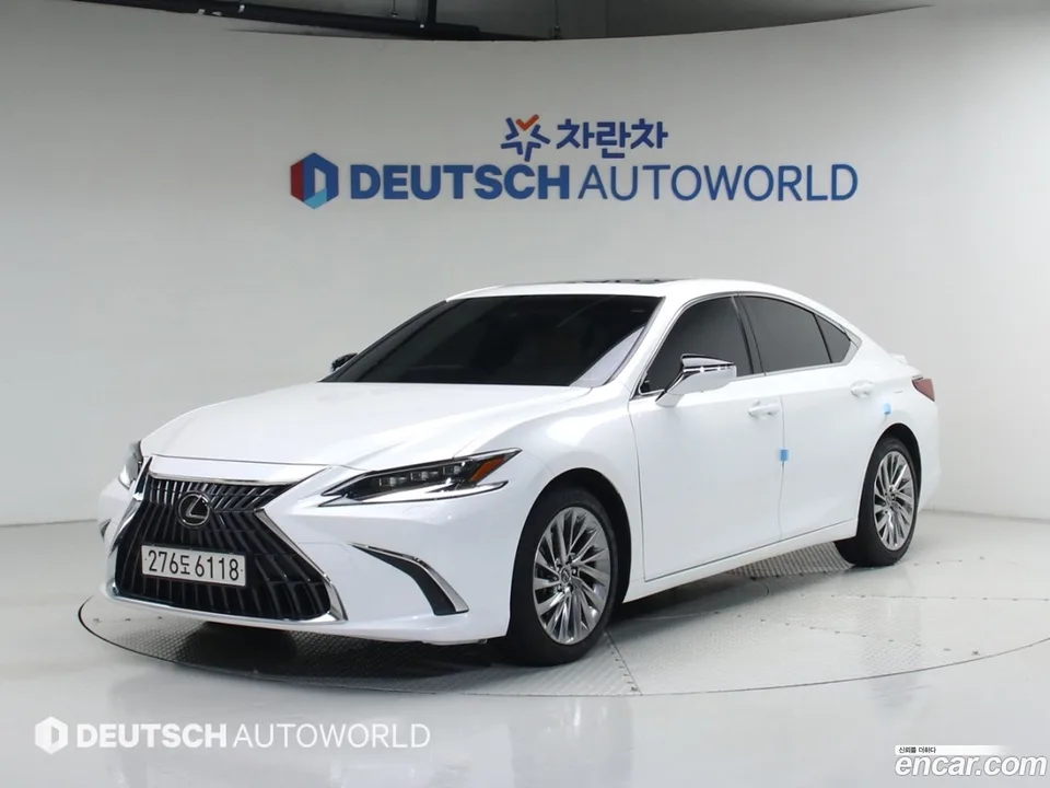 Lexus ES 300h 2024 — фото 1, купить с доставкой в Москву