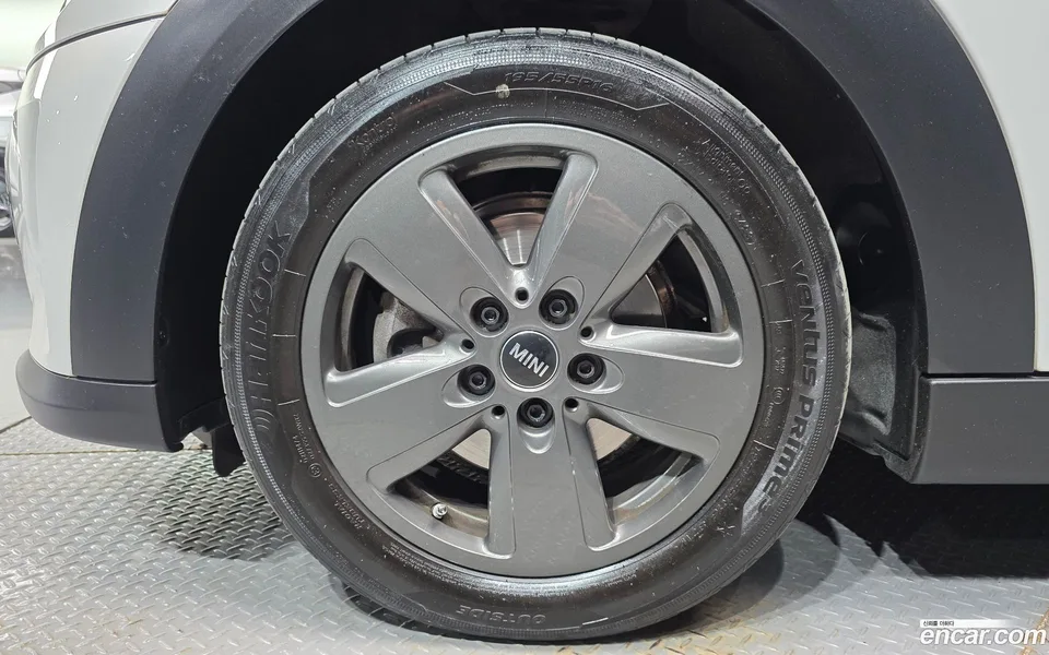 MINI Cooper 5 2023 — миниатюра 2