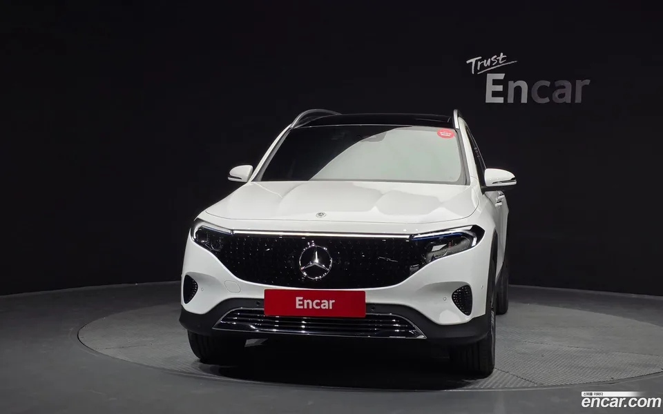 Mercedes-Benz EQB EQB300 4MATIC 2026 — миниатюра 3