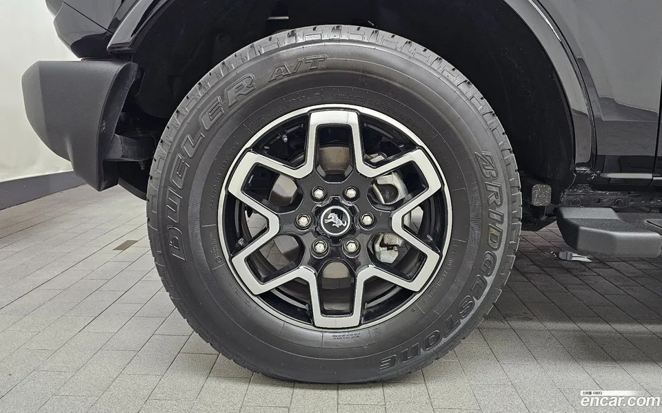 Ford Bronco 2.7 2023 — миниатюра 2