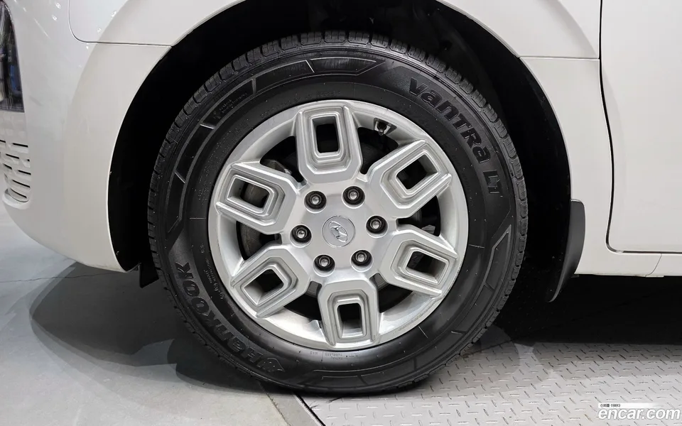 Hyundai Staria 9 2022 — миниатюра 2