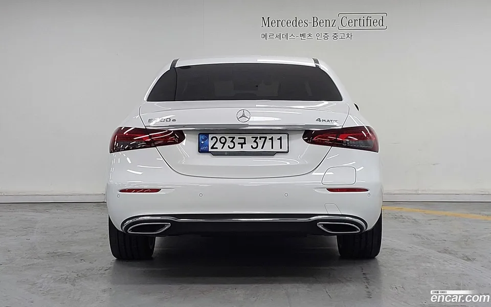 Mercedes-Benz E-Class E300e 4MATIC 2022 — миниатюра 4