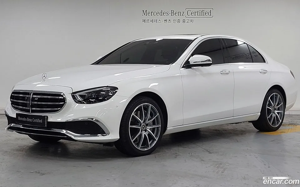 Mercedes-Benz E-Class E300e 4MATIC 2022 — фото 1, купить с доставкой в Москву