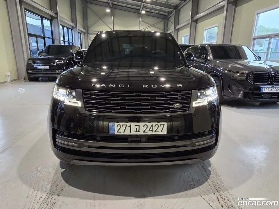 Land Rover Range Rover P550E AB 2025 — фото 1, купить с доставкой в Москву