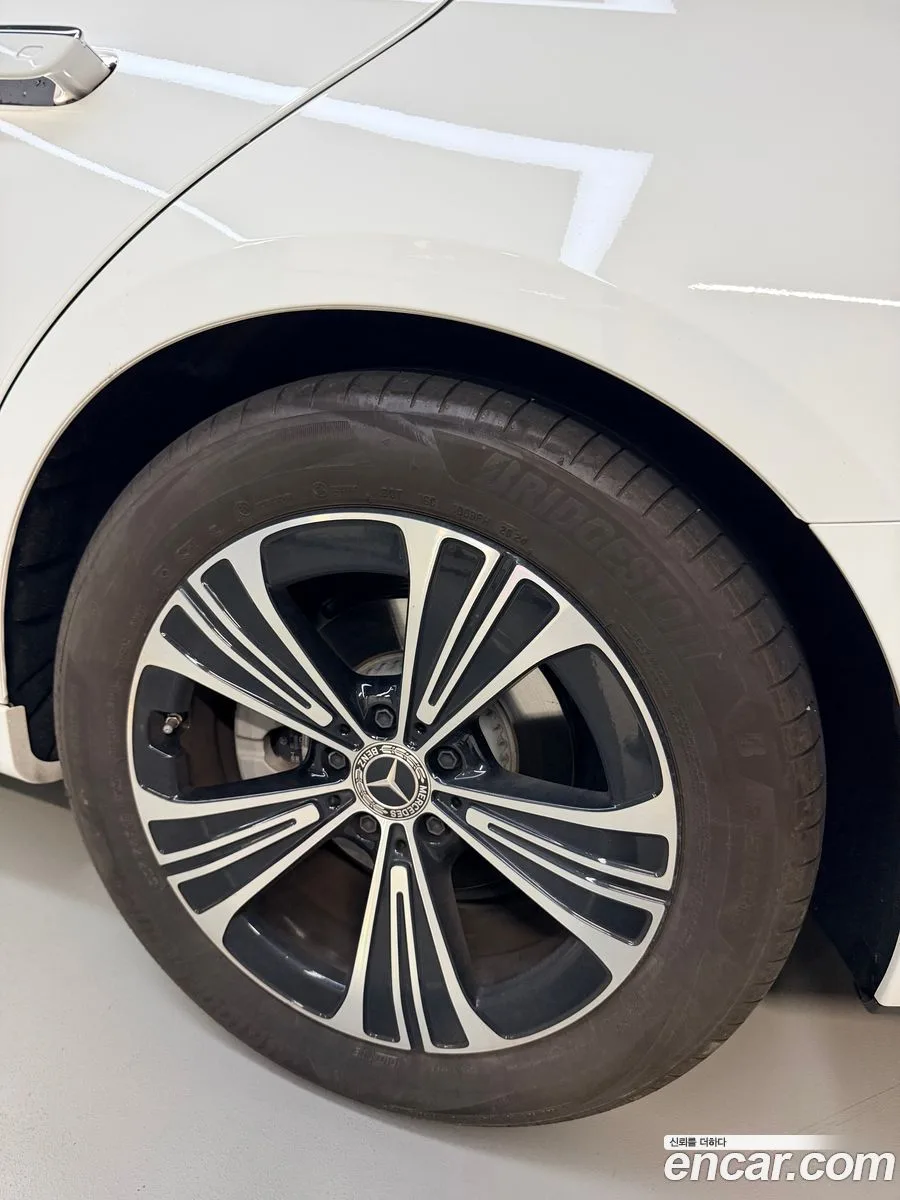Mercedes-Benz E-Class E200 2024 — миниатюра 5