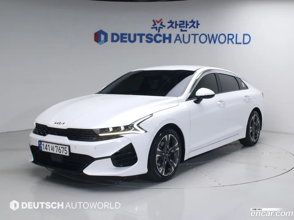 Kia K5 2.0 2023 — фото 1, купить с доставкой в Москву