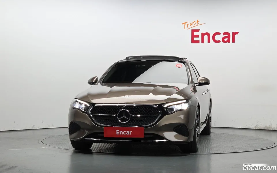 Mercedes-Benz E-Class E200 2024 — миниатюра 3