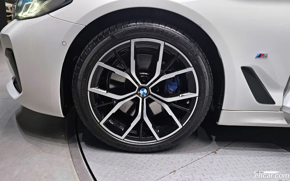 BMW 5 Series 530i xDrive M 2023 — миниатюра 2