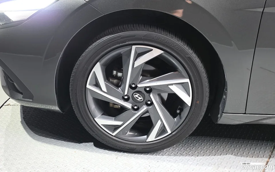 Hyundai Avante CN7 1.6 2023 — миниатюра 2