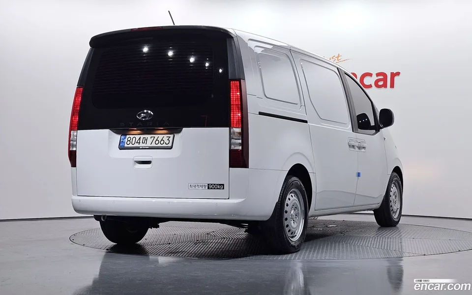 Hyundai Staria 3 2023 — миниатюра 2