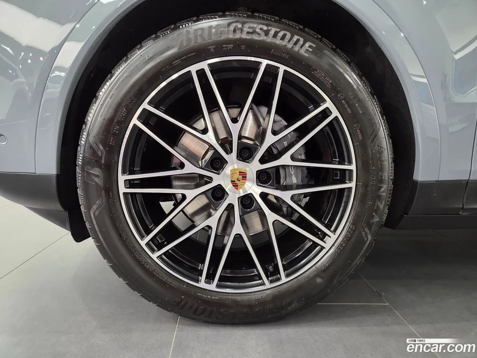 Porsche Cayenne 3.0 2023 — миниатюра 5