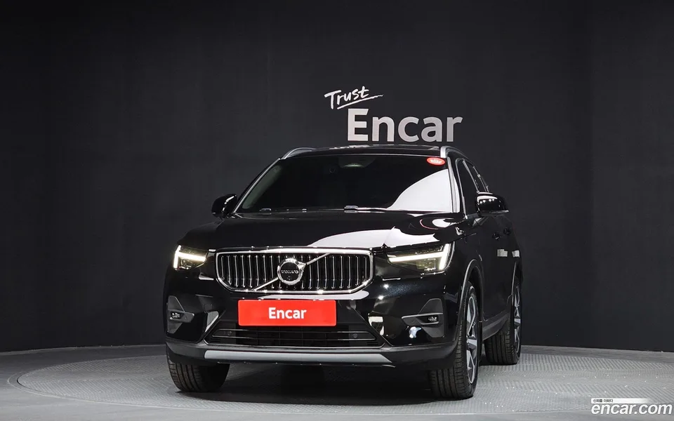Volvo XC40 B4 2024 — миниатюра 3
