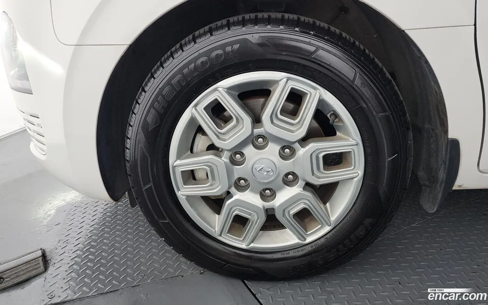 Hyundai Staria 3 2023 — миниатюра 2