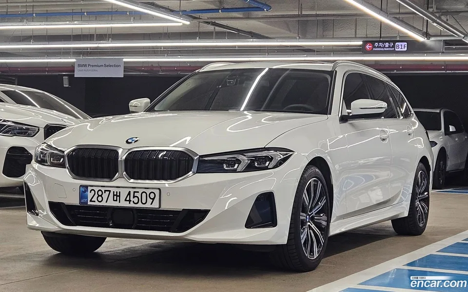 BMW 3 Series 320i 2025 — фото 1, купить с доставкой в Москву