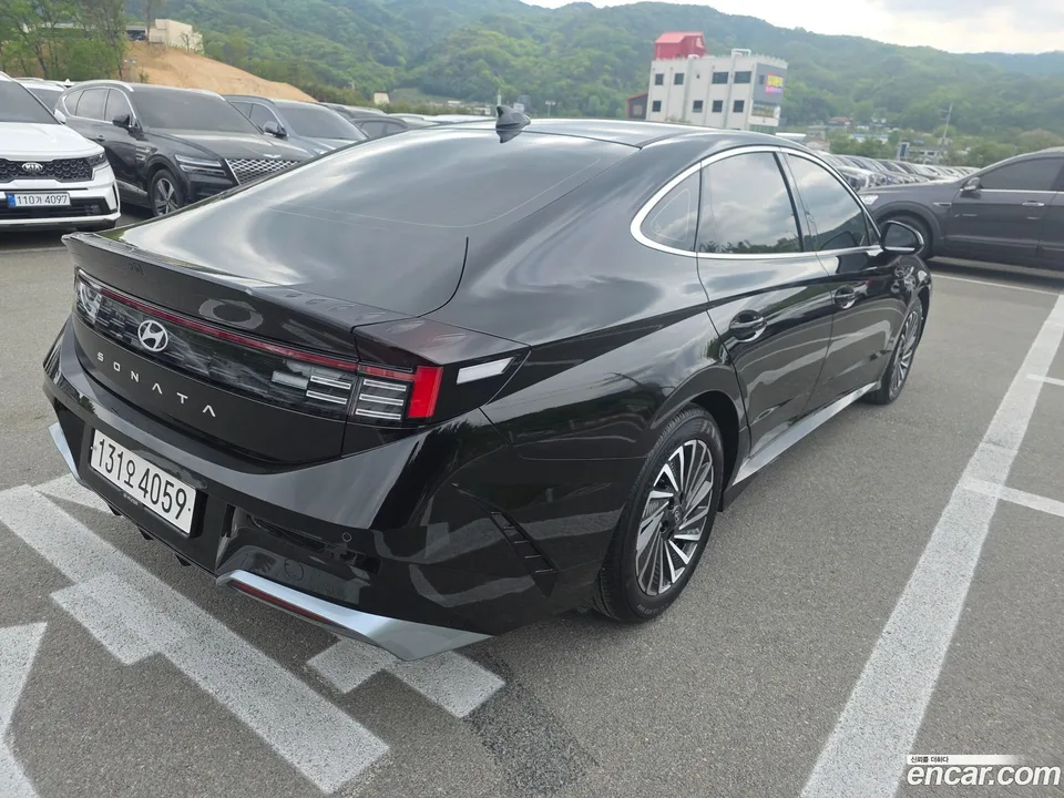 Hyundai Sonata The Edge Hybrid 2024 — миниатюра 2