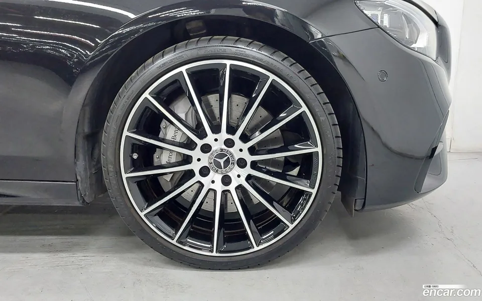 Mercedes-Benz E-Class E350 4MATIC AMG Line 2023 — миниатюра 5