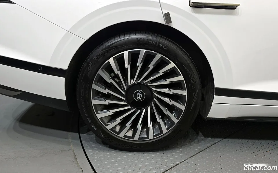 Hyundai Grandeur Hybrid 2023 — миниатюра 5