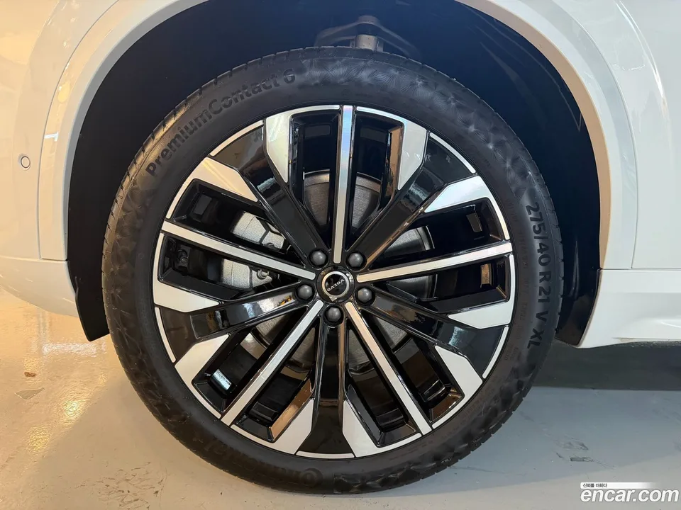 Volvo XC90 B6 2025 — миниатюра 2