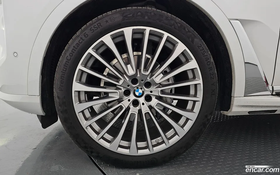 BMW X7 xDrive 40i 7 2025 — миниатюра 2
