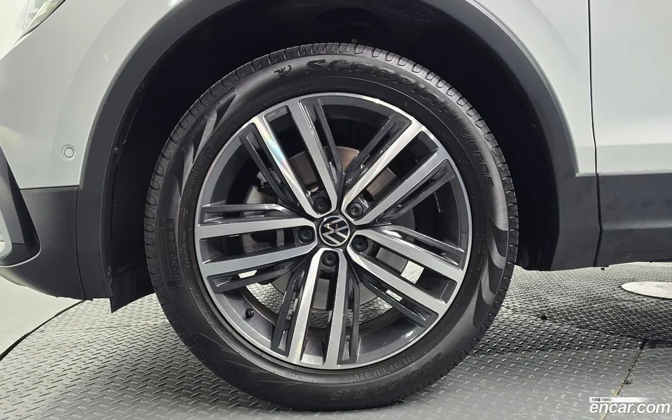 Volkswagen Tiguan Allspace 2.0 TSI 2023 — миниатюра 2