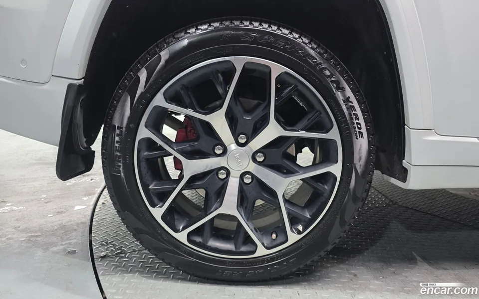 Jeep Grand Cherokee 4xe 2023 — миниатюра 2