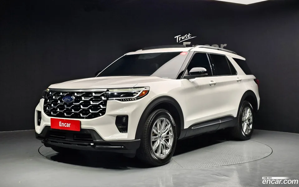 Ford Explorer 2.3 4WD 2025 — фото 1, купить с доставкой в Москву