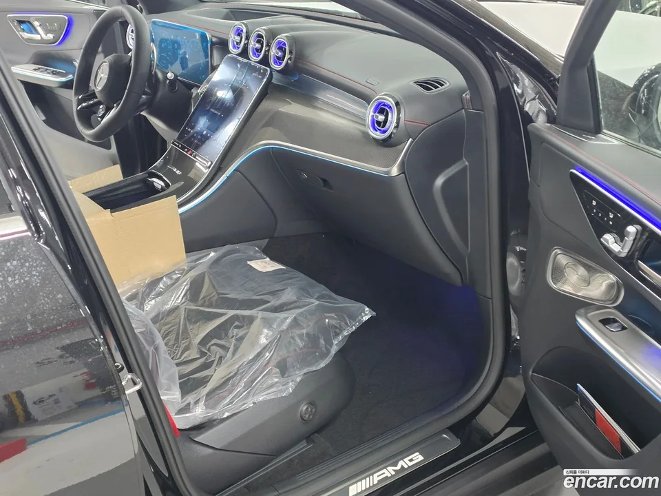 Mercedes-Benz GLC-Class AMG GLC43 4MATIC 2026 — миниатюра 2
