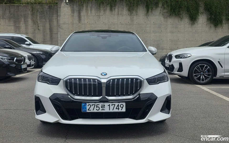 BMW 5 Series 523d M 2025 — миниатюра 3