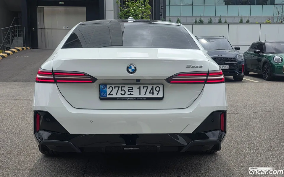 BMW 5 Series 523d M 2025 — миниатюра 4