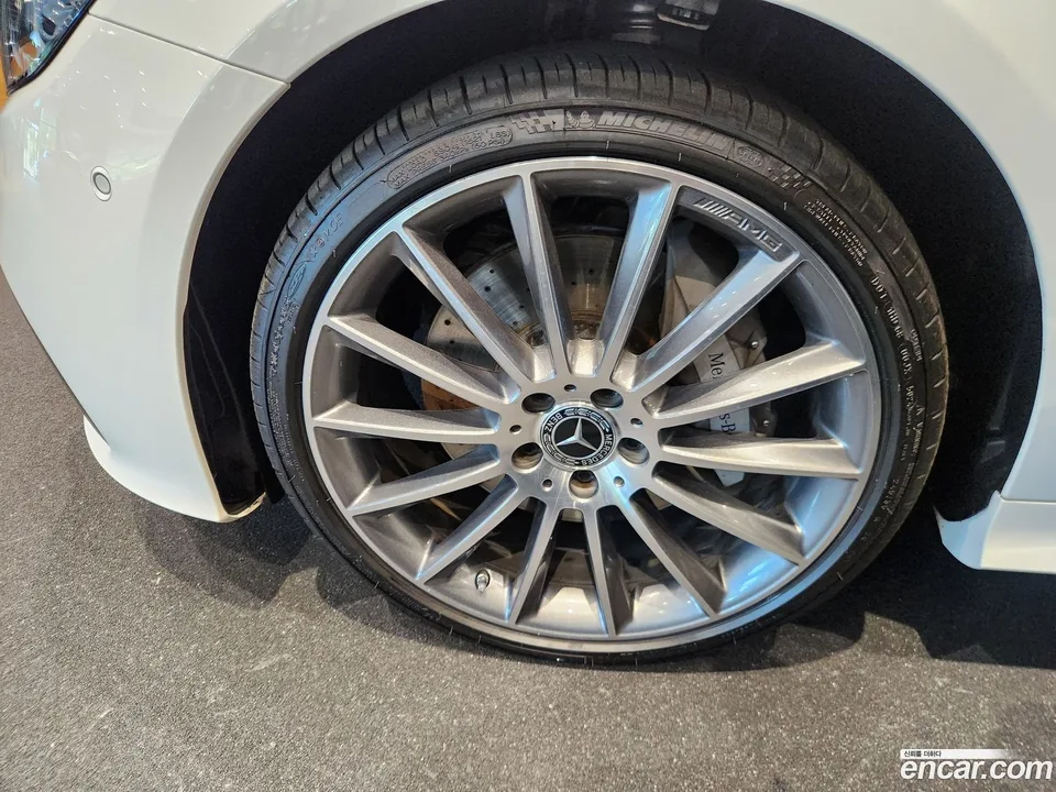 Mercedes-Benz E-Class E450 4MATIC 2023 — thumbnail 5