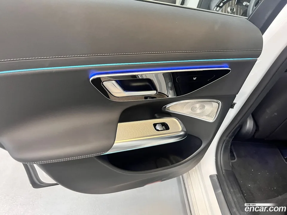 Mercedes-Benz E-Class E300 4MATIC 2025 — миниатюра 2
