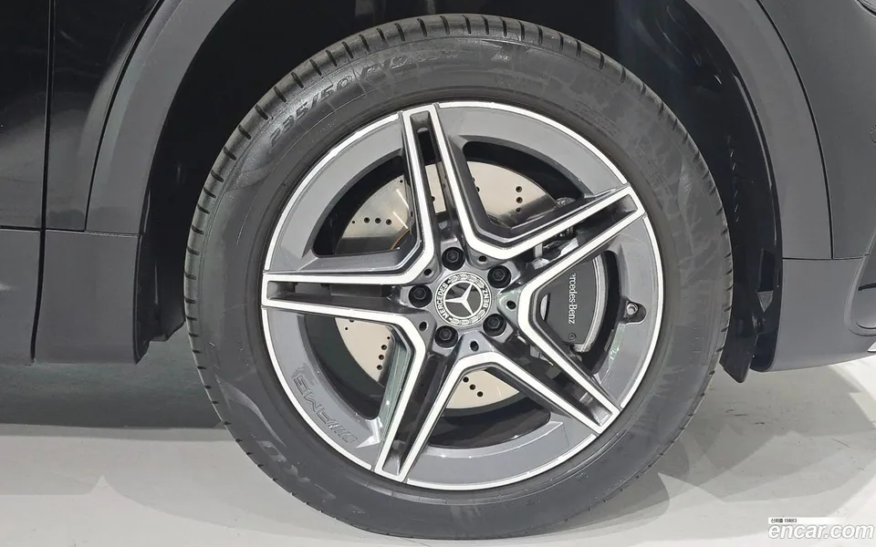 Mercedes-Benz GLB-Class GLB250 4MATIC 2025 — миниатюра 2